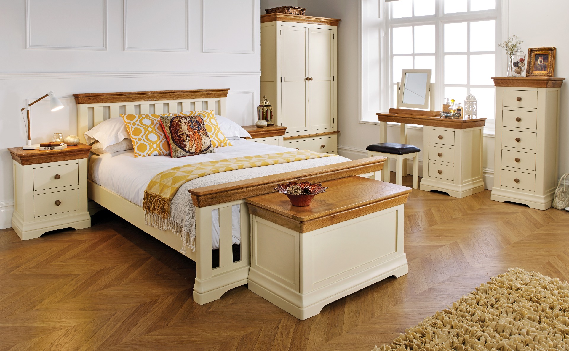 Farmhouse Cream Painted 2 Over 2 Chest Of Drawers Free Delivery