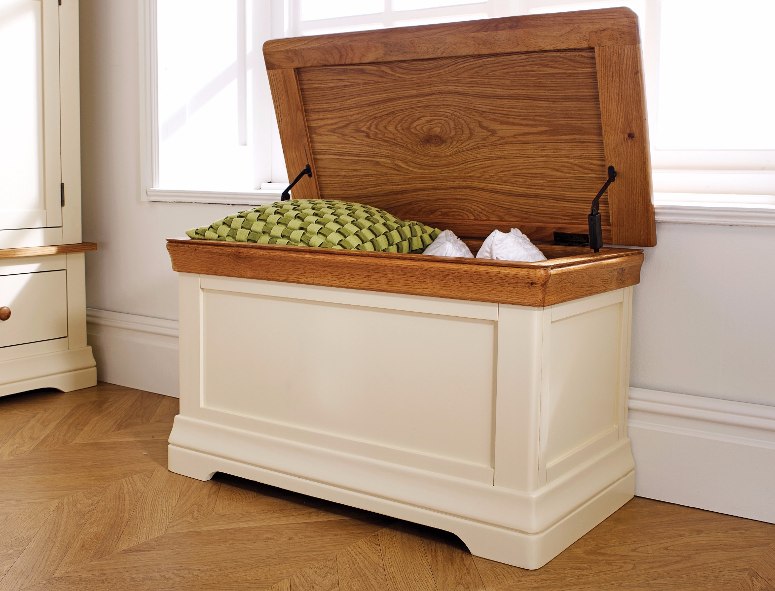 Farmhouse Cream Painted Storage Oak Blanket Box Free Delivery Top