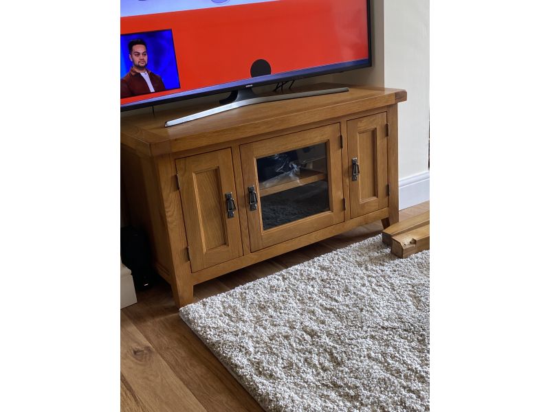 Country Oak TV unit with Glass Front